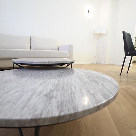 Brera Livings - Luxury Apartment, Full City Center Milão Exterior foto