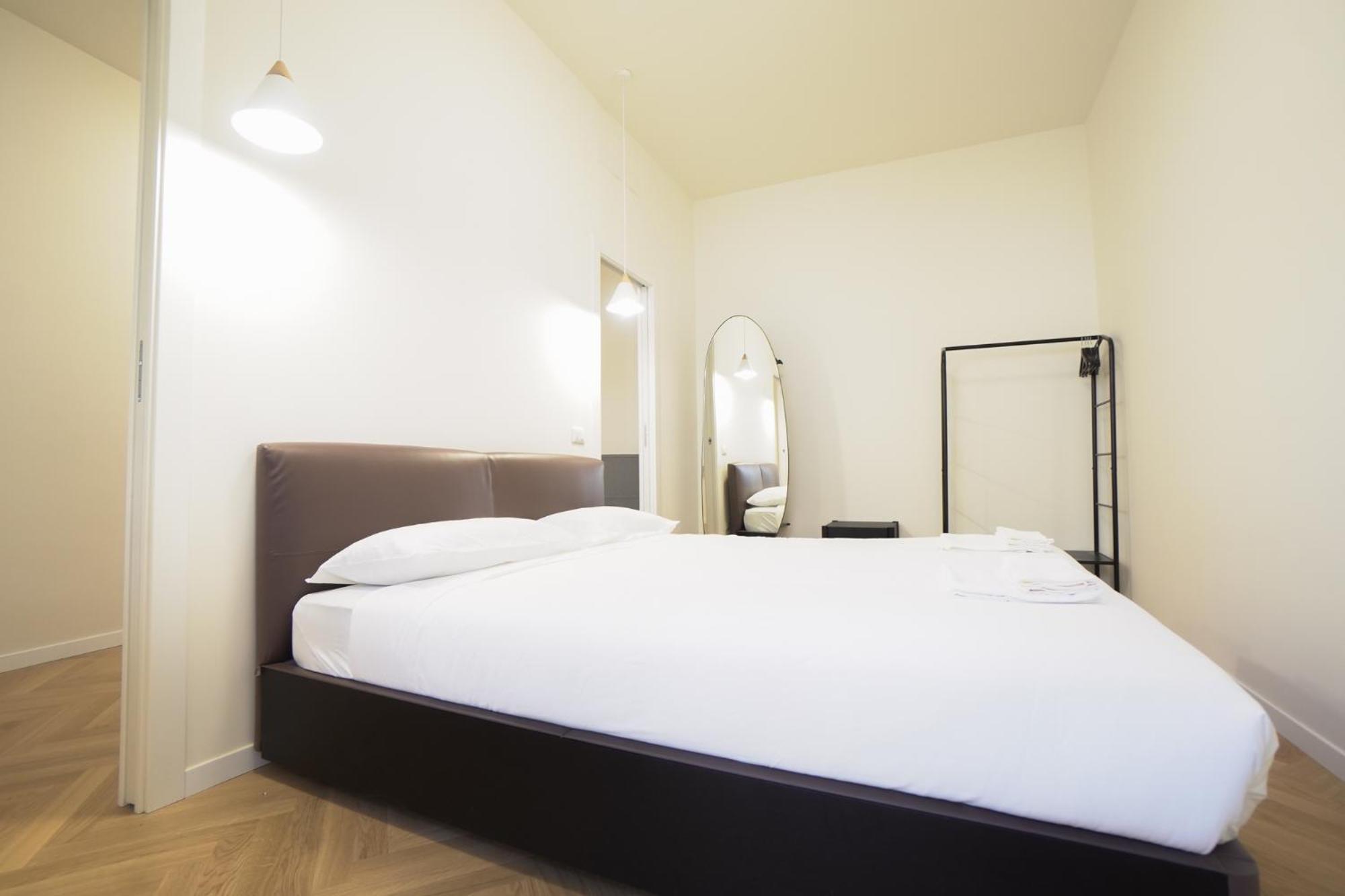 Brera Livings - Luxury Apartment, Full City Center Milão Exterior foto