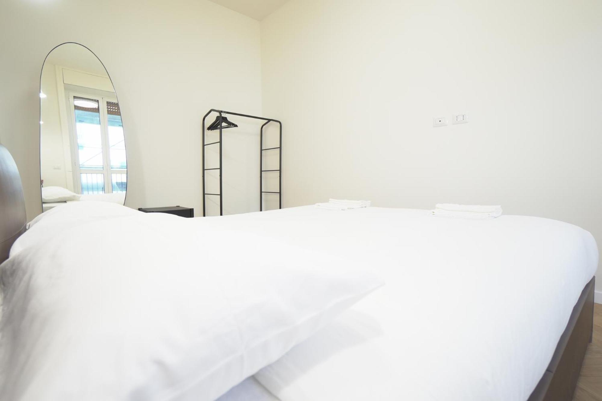 Brera Livings - Luxury Apartment, Full City Center Milão Exterior foto